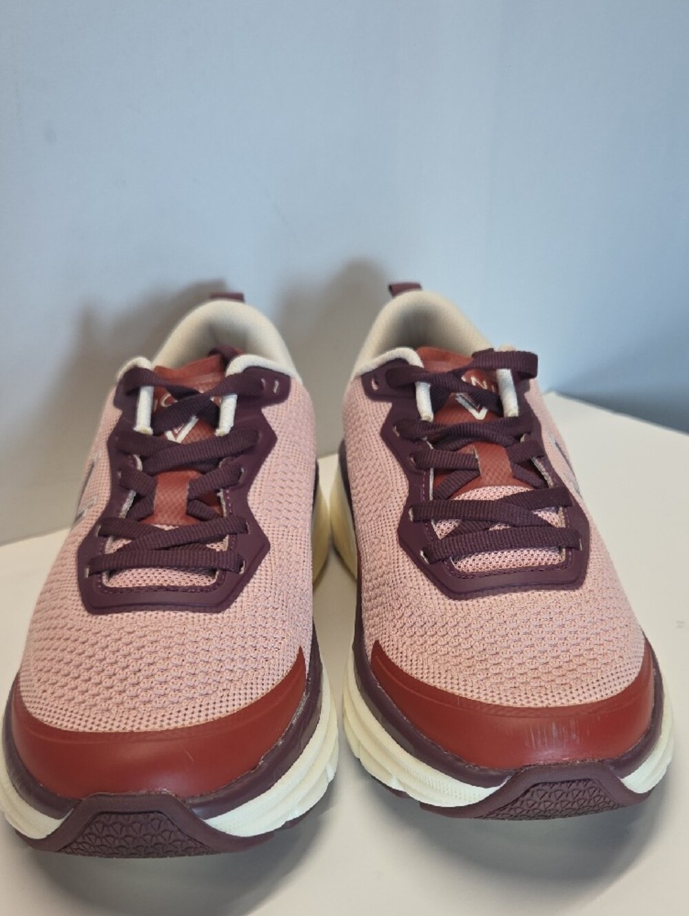 Vionic Women's Pink and Burgundy Athletic Sneakers Size 7.5 - Picture 2 of 8